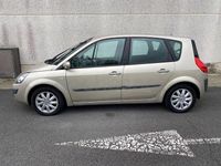 Usado Renault Scénic III Dynamique 110 CV (80 kW) 2009 Beige Monovolumen