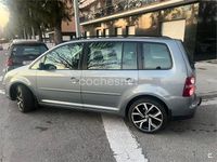Usado VW Touran Advance 105 CV (77 kW) 2010 Gris / plata Monovolumen