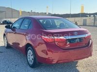 Usado Toyota Corolla Active 101 CV (74 kW) 2012 Granate Berlina