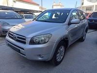 Usado Toyota RAV4 Premium 177 CV (130 kW) 2006 Gris / plata SUV