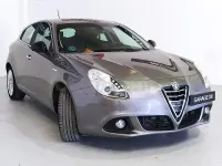 Usado Alfa Romeo Giulietta 150 CV (110 kW) 2016 Gris / plata Utilitario