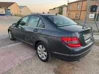 Usado Mercedes C220 Avantgarde 170 CV (125 kW) 2010 Gris / plata Familiar