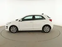 Usado Kia Rio 84 CV (61 kW) 2021 Blanco Berlina