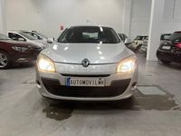 Usado Renault Mégane Authentique 85 CV (62 kW) 2010 Gris / plata Berlina