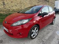 Usado Ford Fiesta Titanium 70 CV (51 kW) 2010 Rojo Utilitario