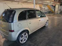 Usado Opel Meriva Cosmo 100 CV (73 kW) 2007 Marrón Monovolumen