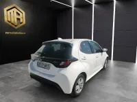 Usado Toyota Yaris Hybrid Business Edition 115 CV (84 kW) 2024 Blanco