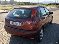 Używany Ford Focus Trend 100 KM (73 kW) 2005 Czerwony Sedan/Limuzyna