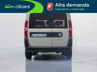 Usado Fiat Doblò Active 90 CV (66 kW) 2015 Amarillo Monovolumen