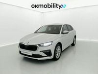 Usado Skoda Scala Selection 115 CV (84 kW) 2024 Blanco glaciar Utilitario