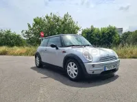 Usado Mini ONE 90 CV (66 kW) 2004 Gris / plata Utilitario