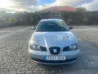 Usado Seat Cordoba Reference 100 CV (73 kW) 2005 Gris / plata Berlina