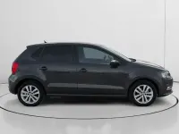 Usado VW Polo 75 CV (55 kW) 2016 Gris / plata Berlina