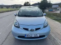 Usado Toyota Aygo 54 CV (39 kW) 2006 Azul Utilitario