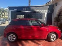 Usado Suzuki Swift 83 CV (61 kW) 2025 Rojo Utilitario