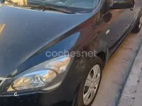 Usado Kia Ceed 90 CV (66 kW) 2010 Negro Utilitario