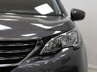 Usado Peugeot 5008 Allure 130 CV (95 kW) 2017 Gris SUV
