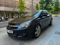 Usado Opel Astra GTC Sport 110 CV (80 kW) 2009 Negro Berlina