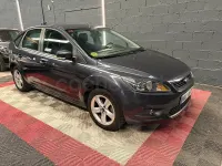 Usado Ford Focus Trend 109 CV (80 kW) 2010 Gris / plata Berlina