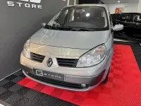 Usado Renault Grand Scénic Dynamique 135 CV (99 kW) 2005 Gris / plata Monovolumen