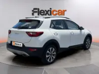 Usado Kia Stonic 84 CV (61 kW) 2023 Blanco SUV