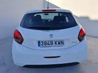 Usado Peugeot 208 Active 99 CV (72 kW) 2019 Blanco Utilitario