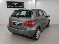 Usado Mercedes B200 140 CV (102 kW) 2008 Gris / plata Monovolumen