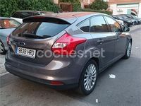 Usado Ford Focus Titanium 125 CV (91 kW) 2013 Gris / plata Berlina