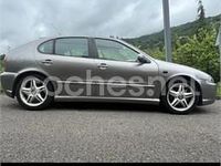 Usado Seat Leon Sport 150 CV (110 kW) 2003 Gris / plata Utilitario