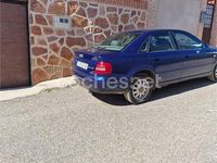 Usado Audi A4 110 CV (80 kW) 1999 Azul Berlina