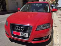 Usado Audi A3 Sportback Attraction 105 CV (77 kW) 2011 Rojo Utilitario