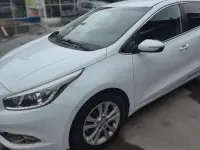 Usado Kia Ceed 101 CV (74 kW) 2014 Blanco Utilitario
