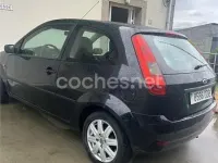 Usado Ford Fiesta Trend 100 CV (73 kW) 2004 Negro Utilitario