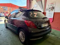Usado Peugeot 207 90 CV (66 kW) 2007 Negro Berlina