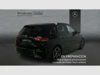 Usado Mercedes B180 116 CV (85 kW) 2023 Negro Utilitario