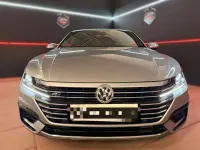 Usado VW Arteon R-line 150 CV (110 kW) 2018 Gris Utilitario