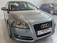 Usado Audi A3 Sportback Attraction 105 CV (77 kW) 2011 Azul Utilitario