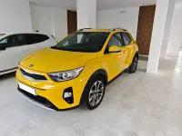 Usado Kia Stonic 100 CV (73 kW) 2019 Amarillo SUV