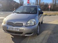 Usado Toyota Yaris Luna 75 CV (55 kW) 2004 Marrón Utilitario