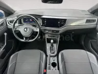 Usado VW Polo R-line 110 CV (80 kW) 2021 Azul Utilitario
