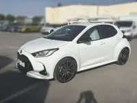 Usado Toyota Yaris Hybrid Plus 92 CV (67 kW) 2022 Blanco Berlina