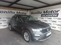 Usado VW T-Roc Advance 150 CV (110 kW) 2021 Gris / plata SUV