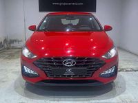 Usado Hyundai i30 110 CV (80 kW) 2022 Rojo Utilitario