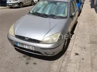Usado Ford Focus Trend 100 CV (73 kW) 2003 Blanco Berlina