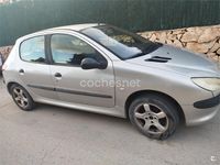 Usado Peugeot 206 75 CV (55 kW) 2002 Gris / plata Berlina