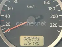 Usado Nissan Almera Tino Tekna 116 CV (85 kW) 2005 Gris / plata Monovolumen