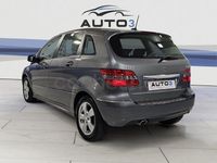 Usado Mercedes B180 109 CV (80 kW) 2011 Beige Monovolumen