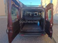 Usado Fiat Doblò Active 90 CV (66 kW) 2015 Granate Monovolumen