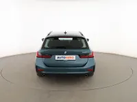 Usado BMW 318 Comfort Edition 150 CV (110 kW) 2021 Verde Familiar