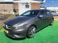 Usado Mercedes A180 Urban 109 CV (80 kW) 2013 Gris / plata Berlina